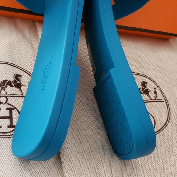 Hermes Aloha Rubber Sandal Size 40/10 Vivid… - Picture 13 of 14